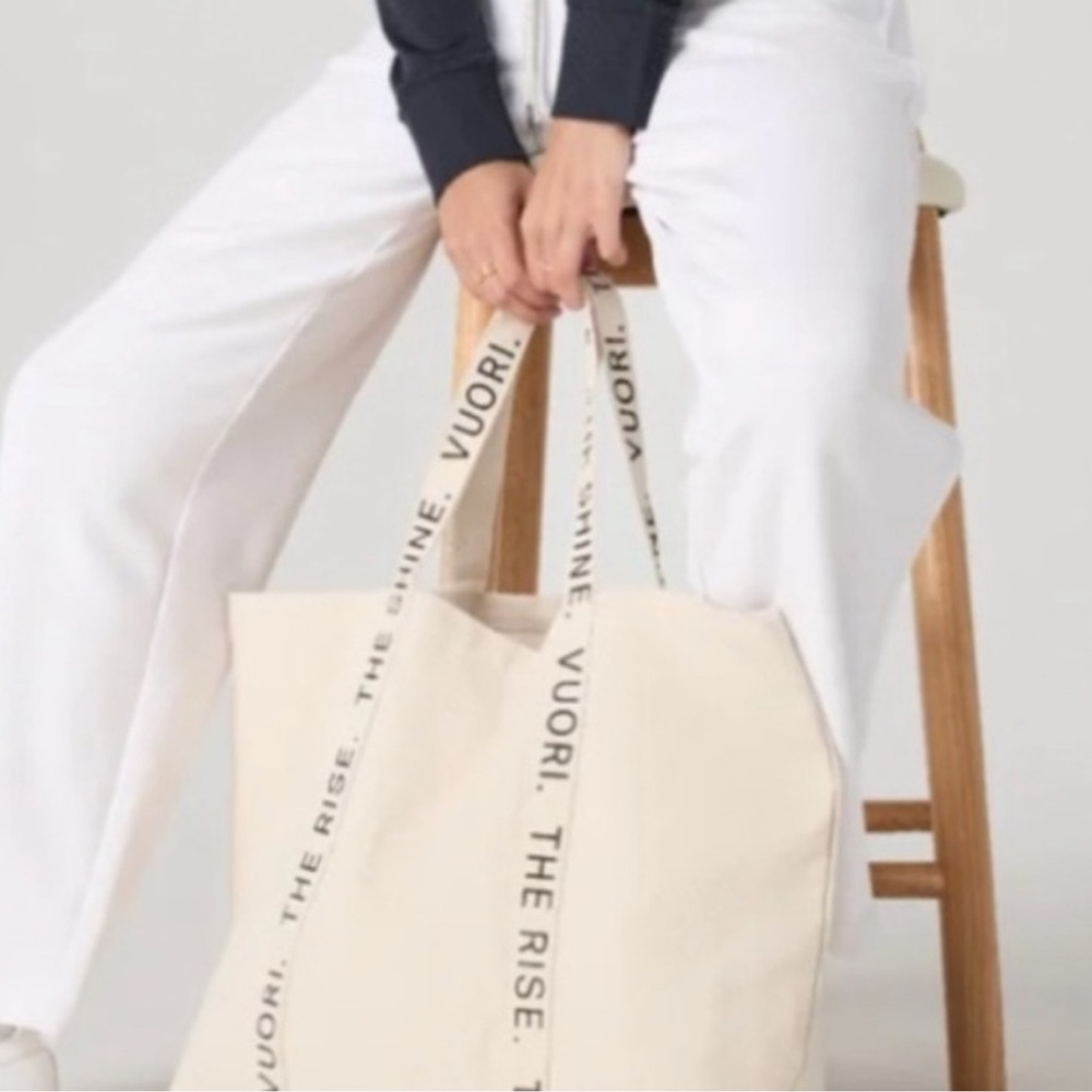 Vuori Cream Tote Bag with Minimalist Design The Rise The Shine NIP - Picture 2 of 2